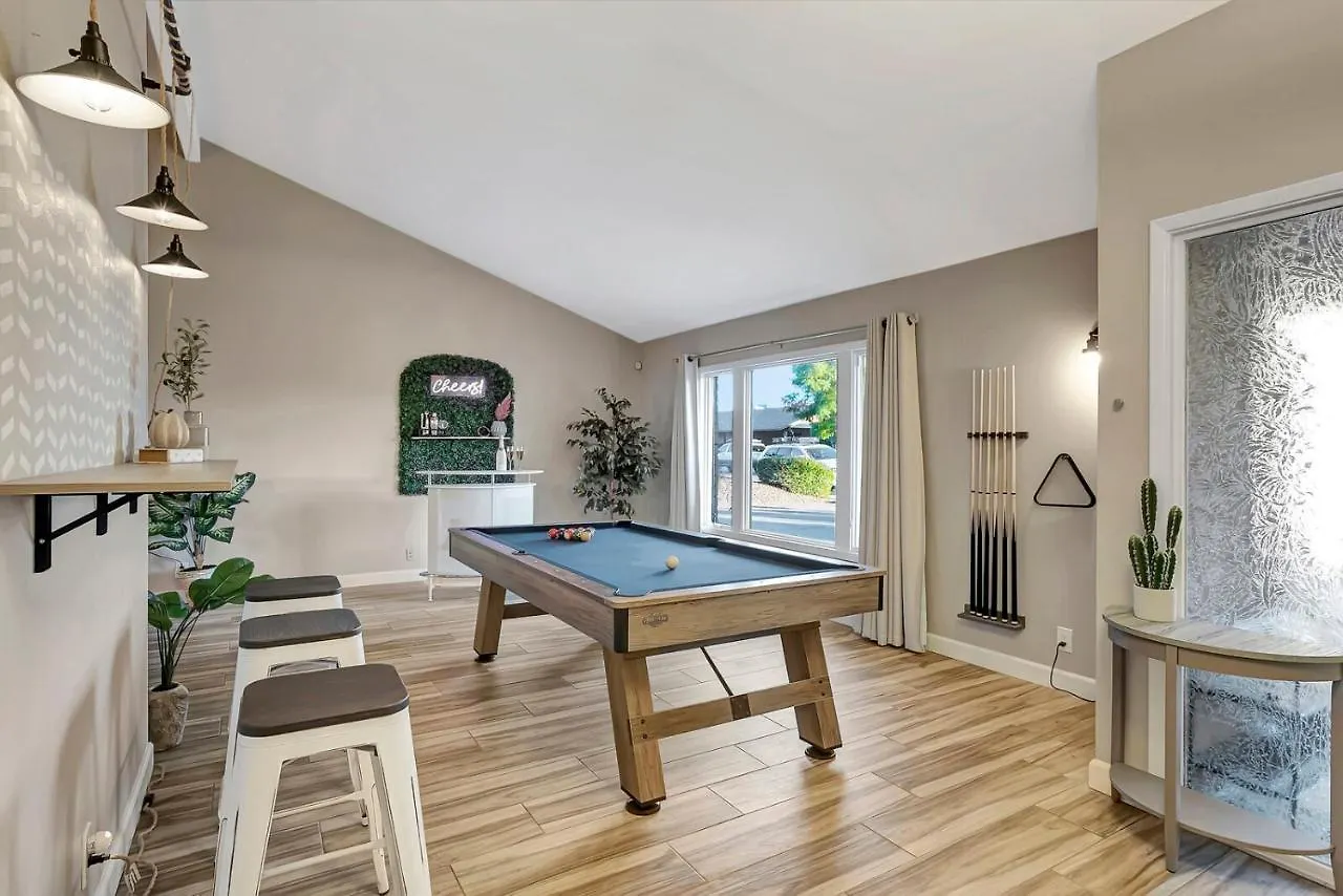 *NEW*Designer Oasis 4BDRM W/Pool/Jacuzzi/PoolTable/Mini Botanical Garden Villa Scottsdale Verenigde Staten